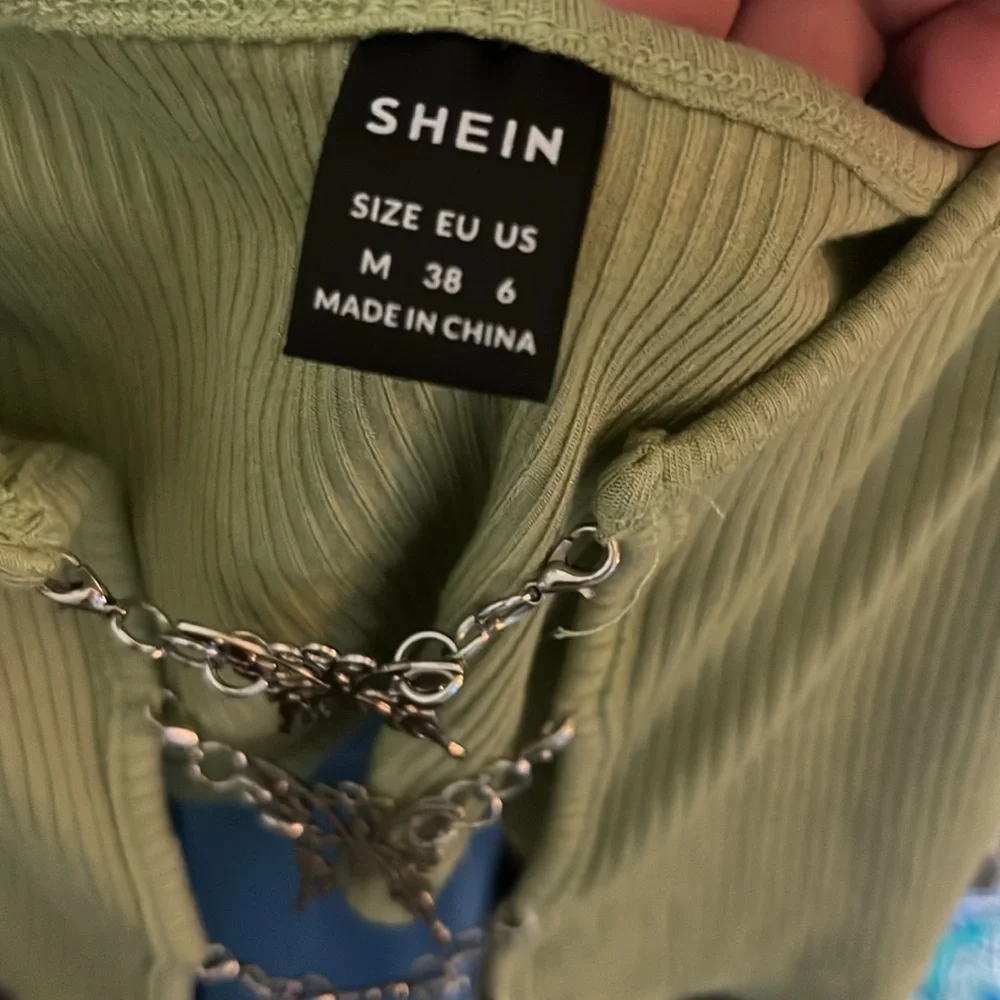 Shein Green Butterfly Crop Top medium - Picture 2 of 5